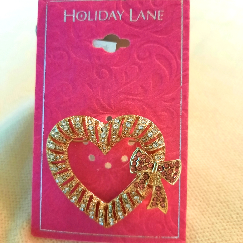 Holiday Lane Heart Rhinestone Pin 35$